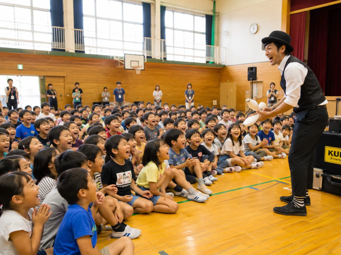 小学校のお祭りでパフォーマンスを楽しむ子どもたち
