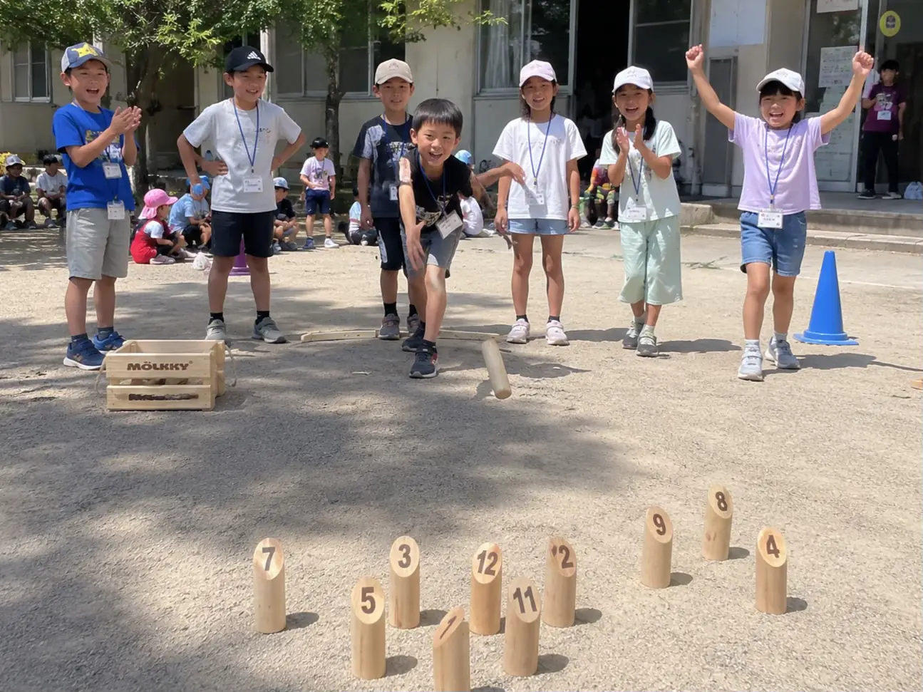 学童でニュースポーツを楽しむ子どもたちのイメージ
